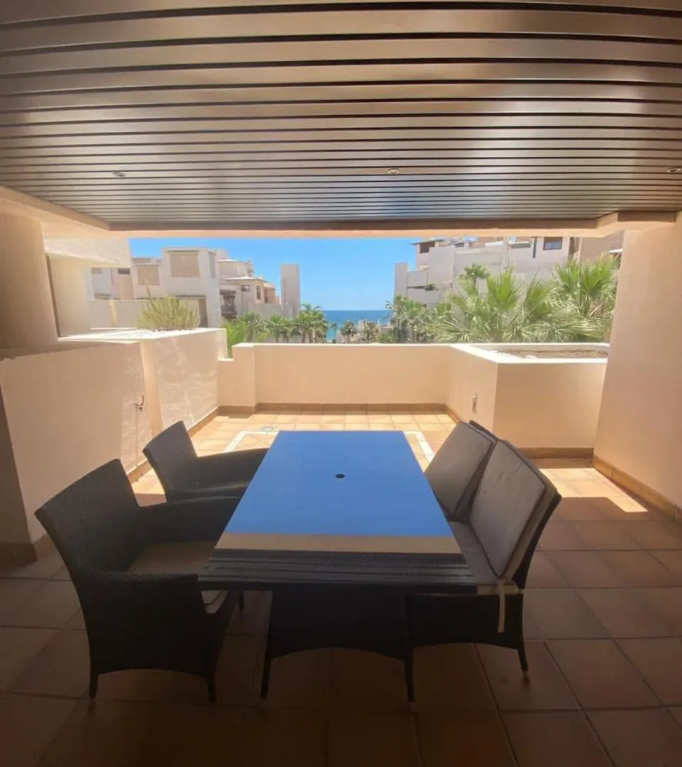 Apartamento En Primera Linea En Estepona